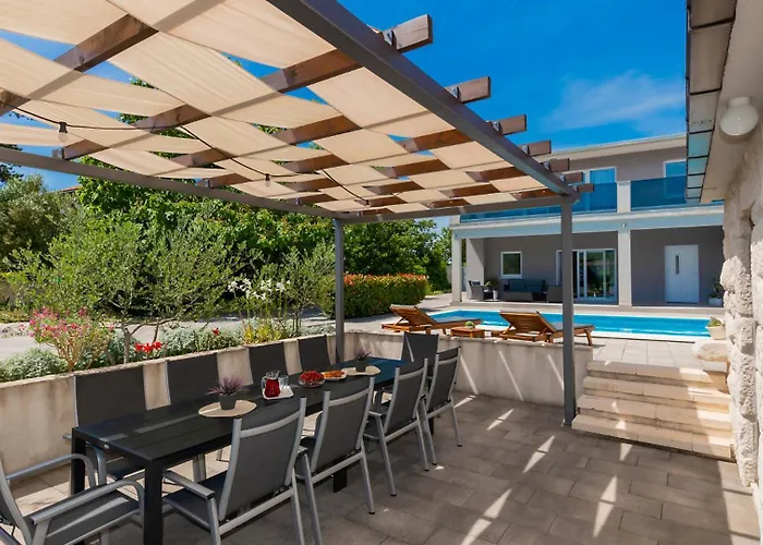 Ivanova - Makarska By Guide * Zadvarje