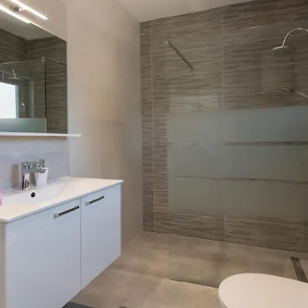 Ivanova - Makarska By Guide Villa Zadvarje