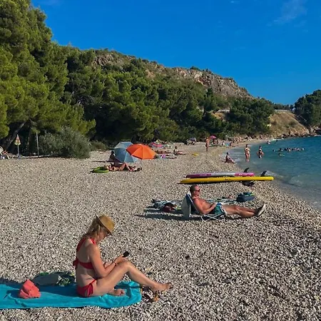 Ivanova - Makarska By Guide *