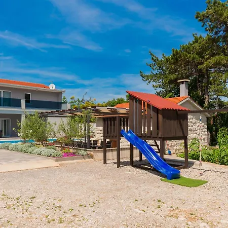 Ivanova - Makarska By Guide