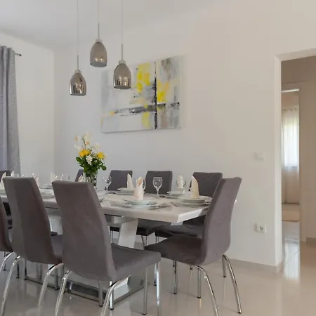 Villa Ivanova - Makarska By Guide *